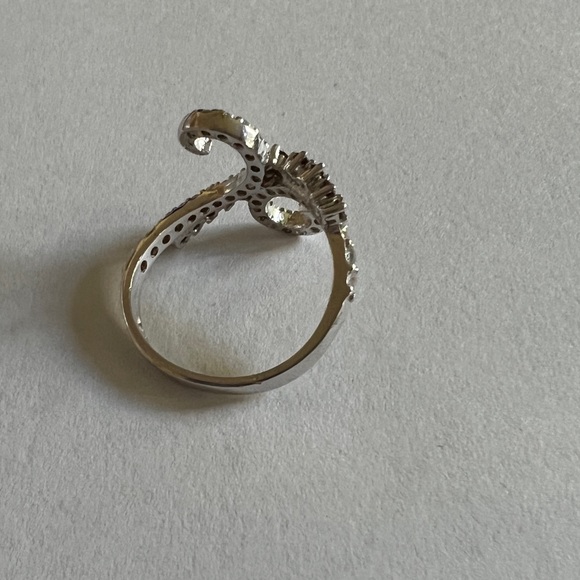 Sterling Silver and Topaz Ring - Picture 9 of 10